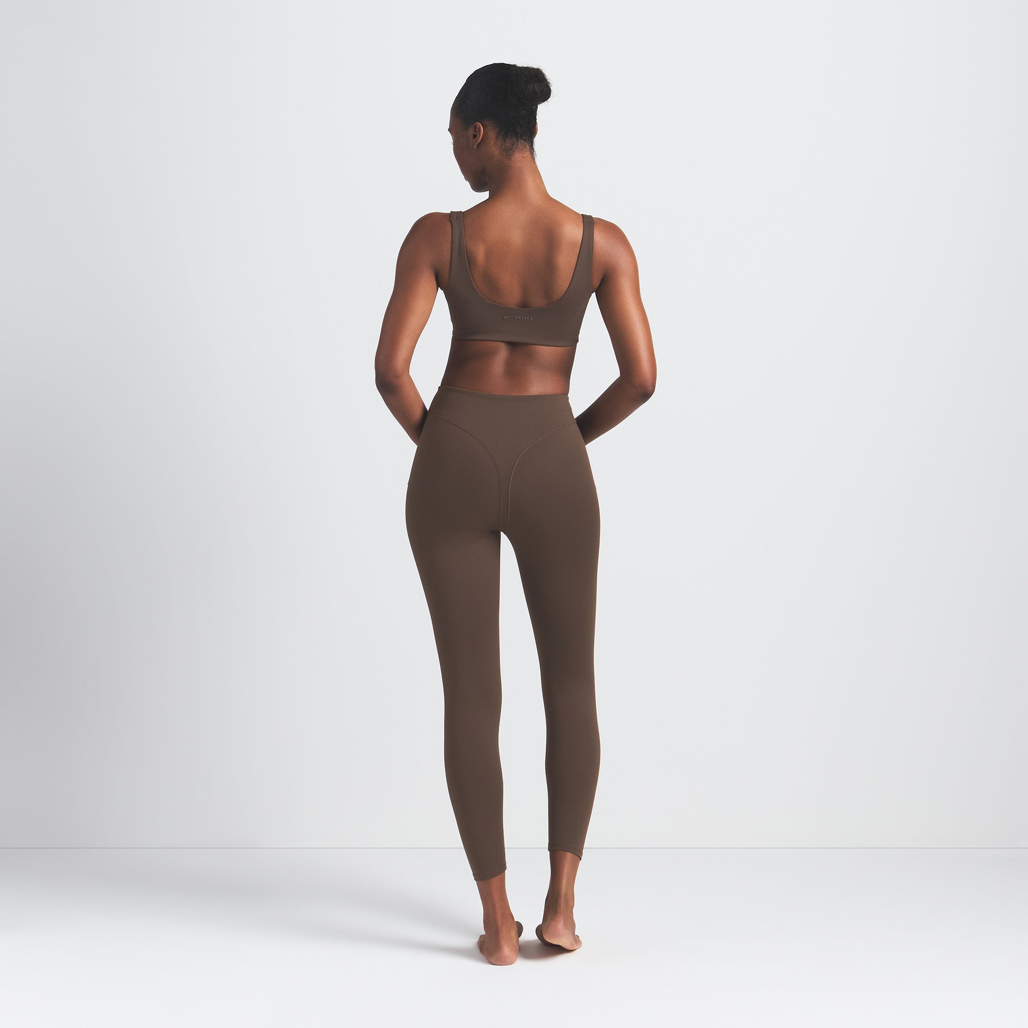 NikeSKIMS MATTE V-LINE 26" LEGGING | DARK SEPIA