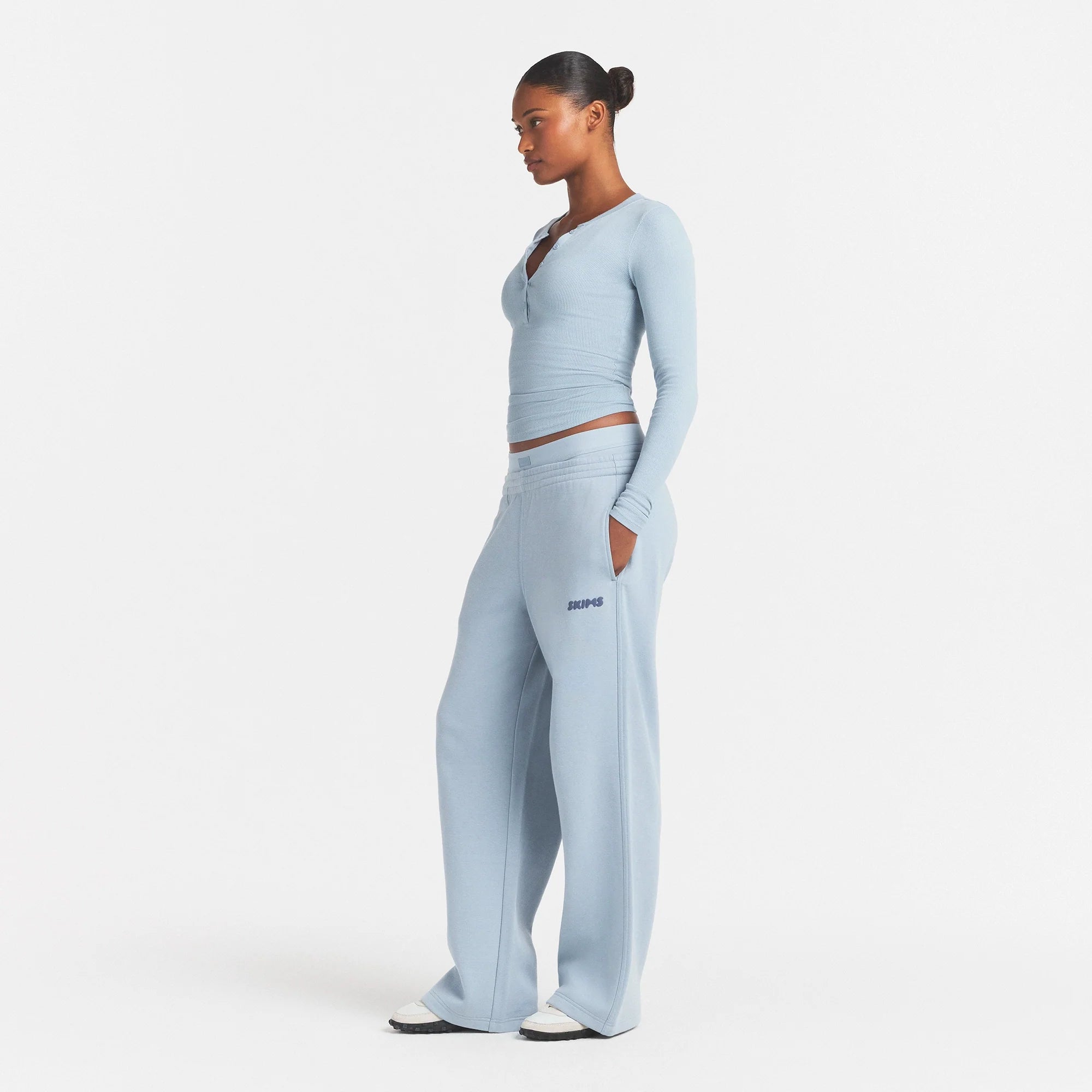 COTTON FLEECE DOUBLE WAISTBAND PANT WITH EMBOSSED LOGO | FOG