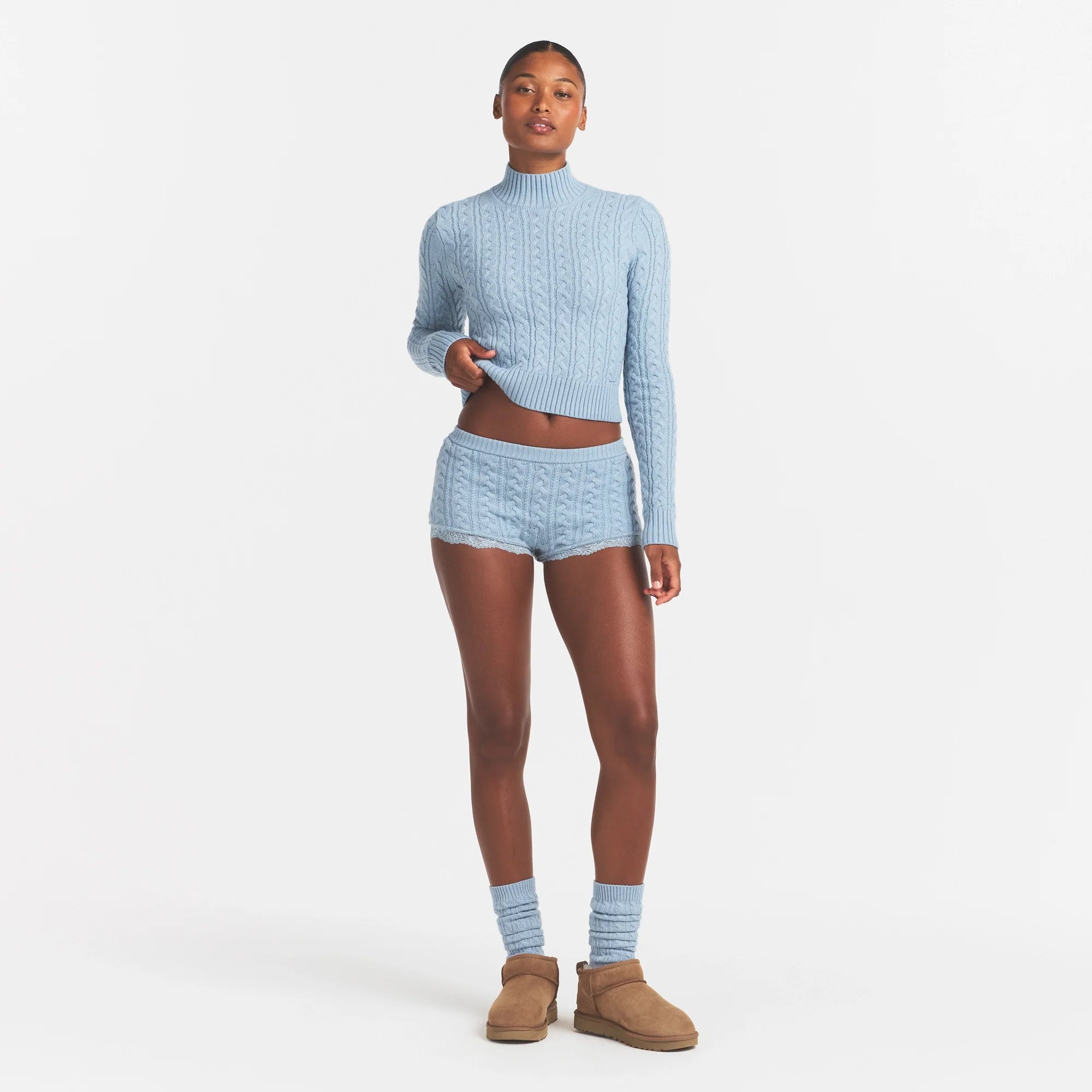SWEATER KNIT CABLE MICRO SHORT | FOG