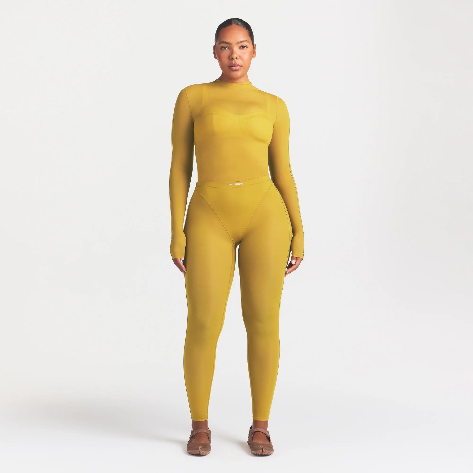 NikeSKIMS WEIGHTLESS LAYERS V-PANEL 28" LEGGING | CITRINE