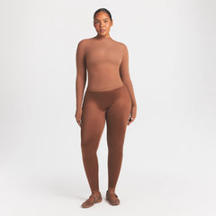 NikeSKIMS SATIN SHINE BONDED WAIST 29" LEGGING | CAROB BROWN
