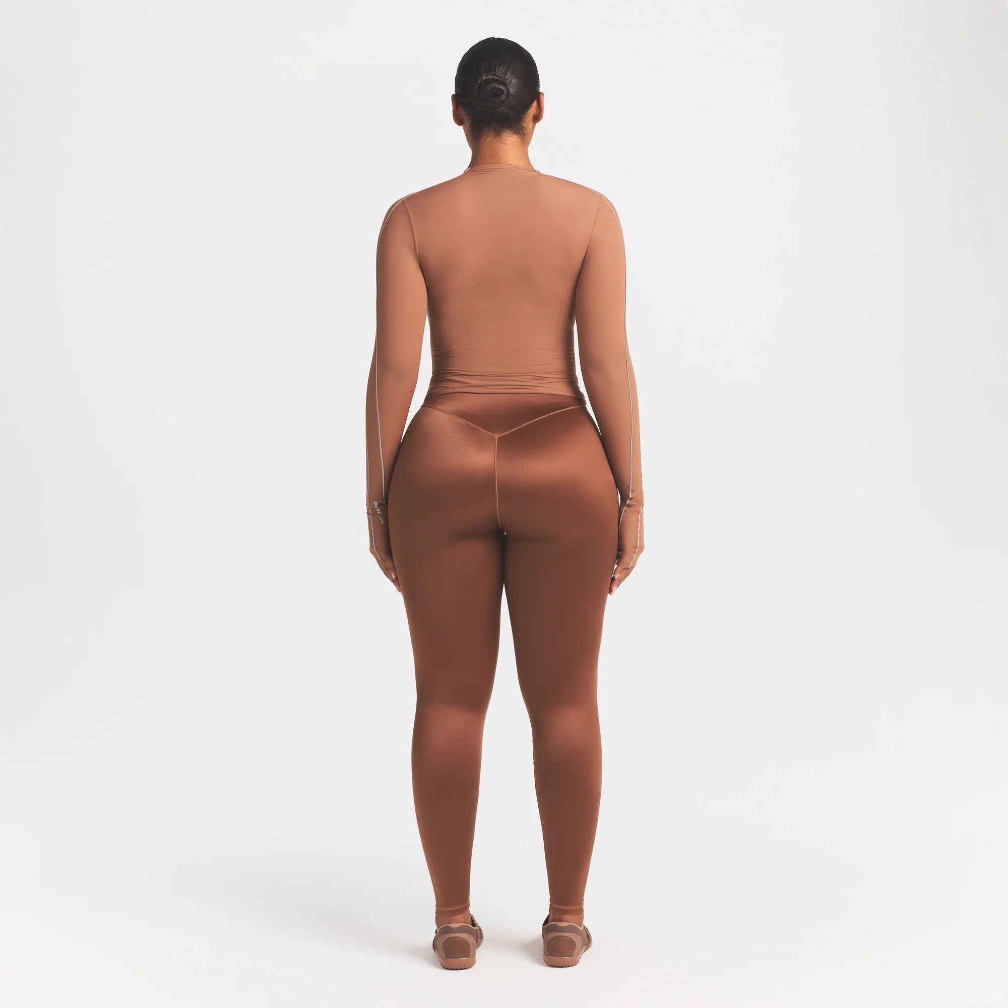 NikeSKIMS SATIN SHINE BONDED WAIST 29" LEGGING | CAROB BROWN