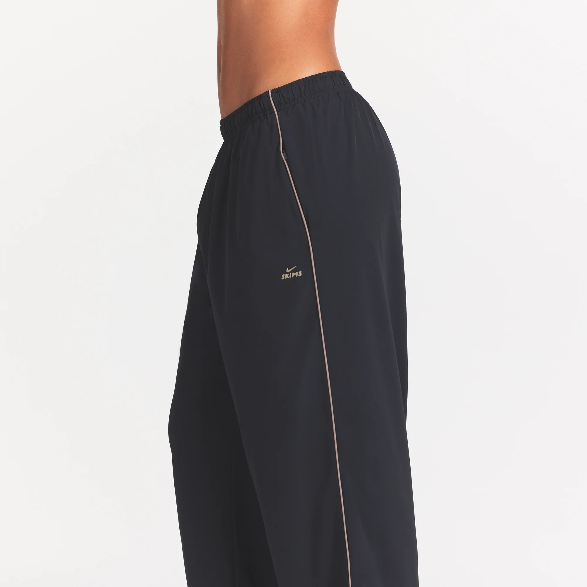 NikeSKIMS STRETCH NYLON OVERSIZED PANT | OBSIDIAN OLIVE GREY