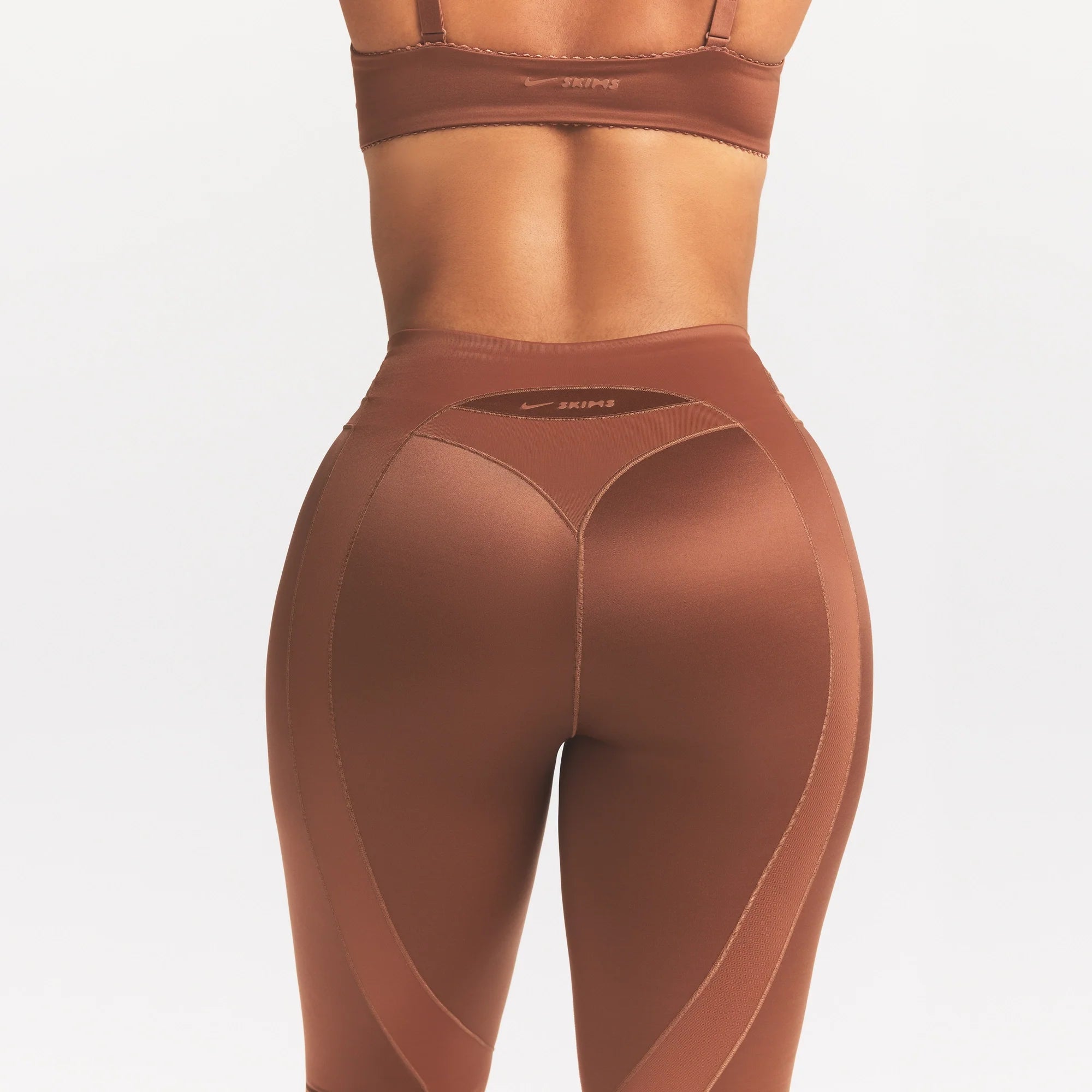 NikeSKIMS SATIN SHINE PANELED 26” LEGGING | CAROB BROWN