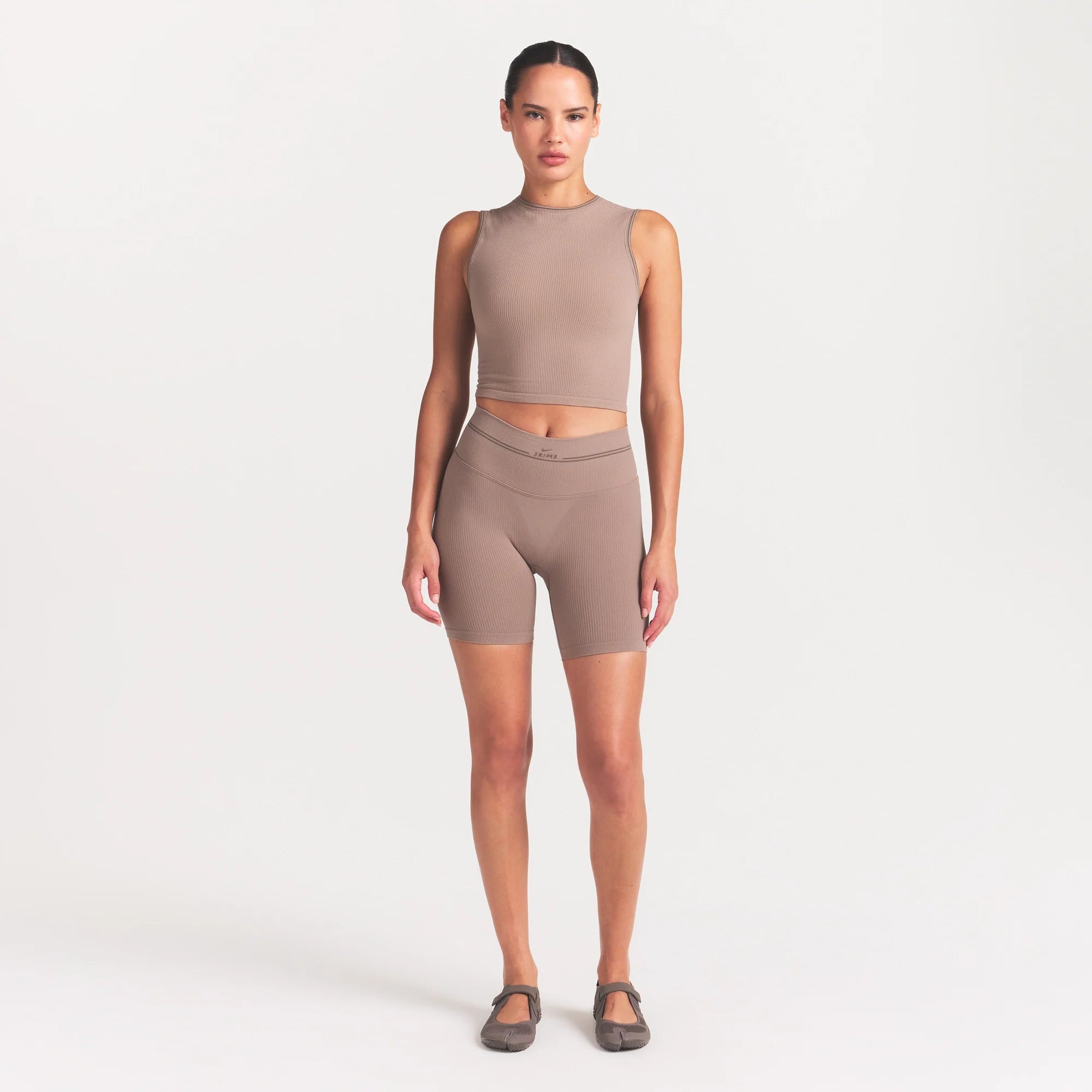 NikeSKIMS RIBBED SEAMLESS MUSCLE TANK | DRIFTWOOD