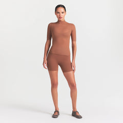 NikeSKIMS WEIGHTLESS LAYERS MOCK NECK SHORT SLEEVE T-SHIRT | CAROB BROWN