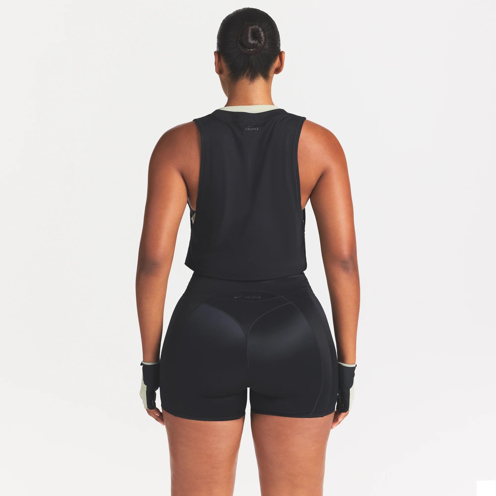 NikeSKIMS PERFORMANCE COTTON BLEND CROP TANK | OBSIDIAN