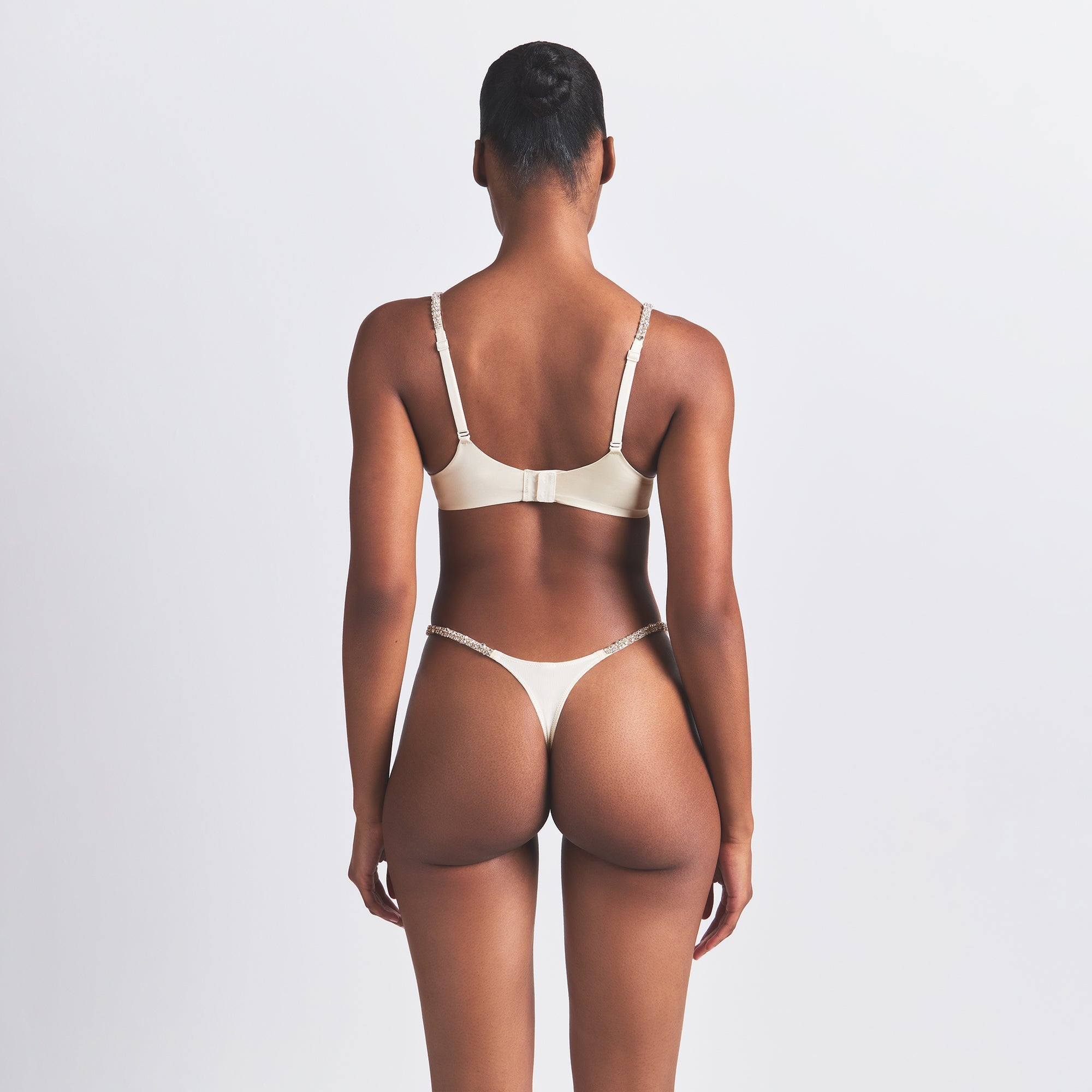 SKIMS ULTIMATE NIPPLE WIRELESS PUSH-UP BRA | ECRU