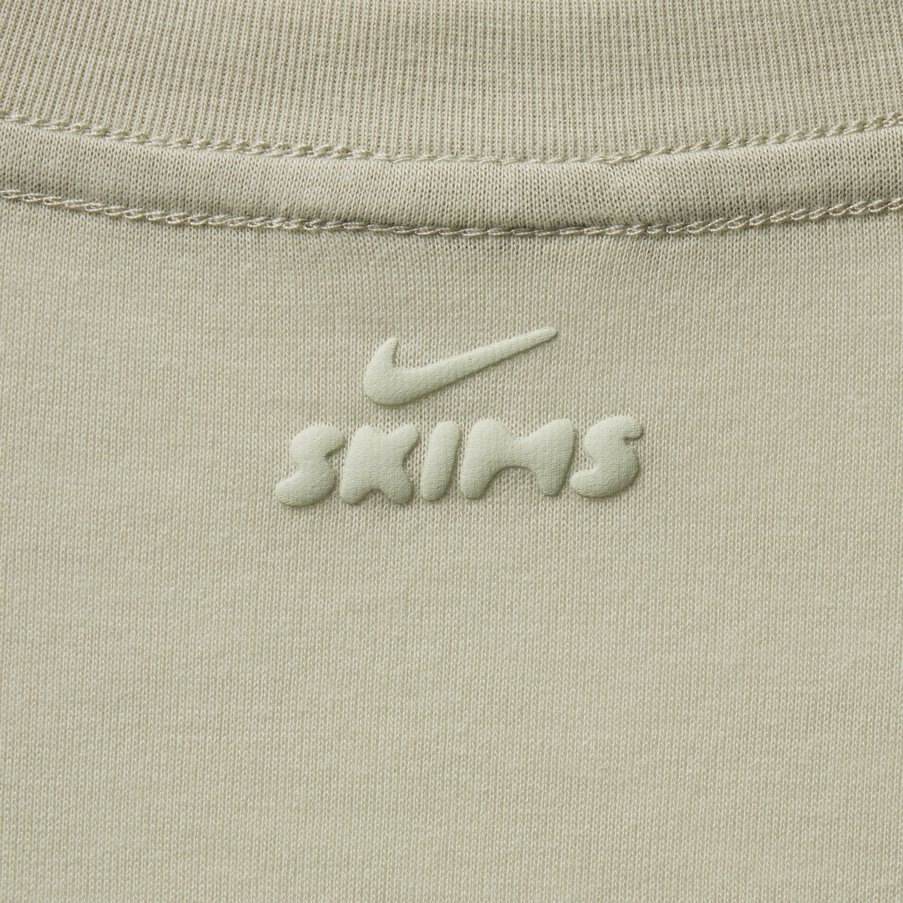 NikeSKIMS PERFORMANCE COTTON BLEND SHORT SLEEVE V-NECK TOP | TALC
