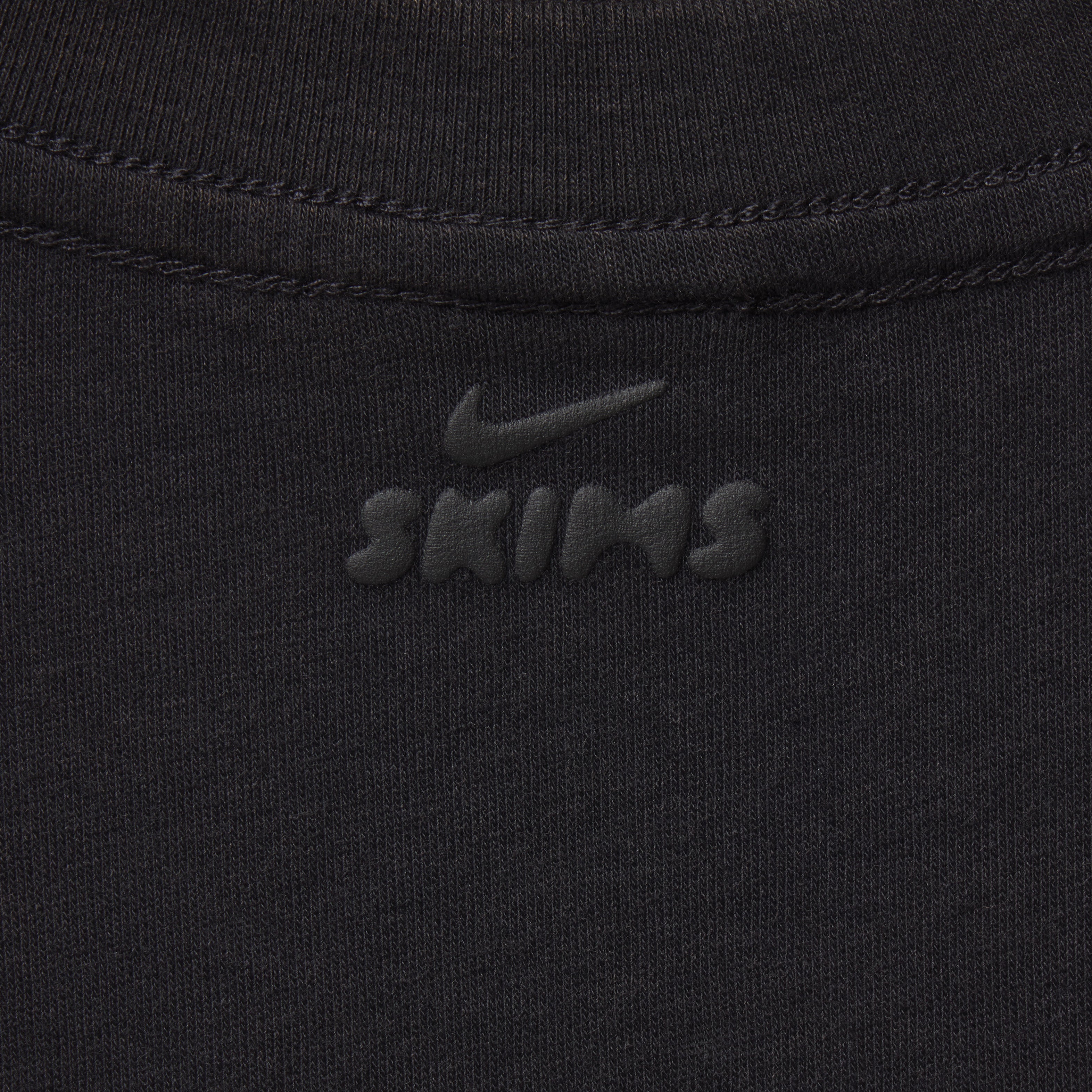 NikeSKIMS PERFORMANCE COTTON BLEND SHORT SLEEVE V-NECK TOP | OBSIDIAN