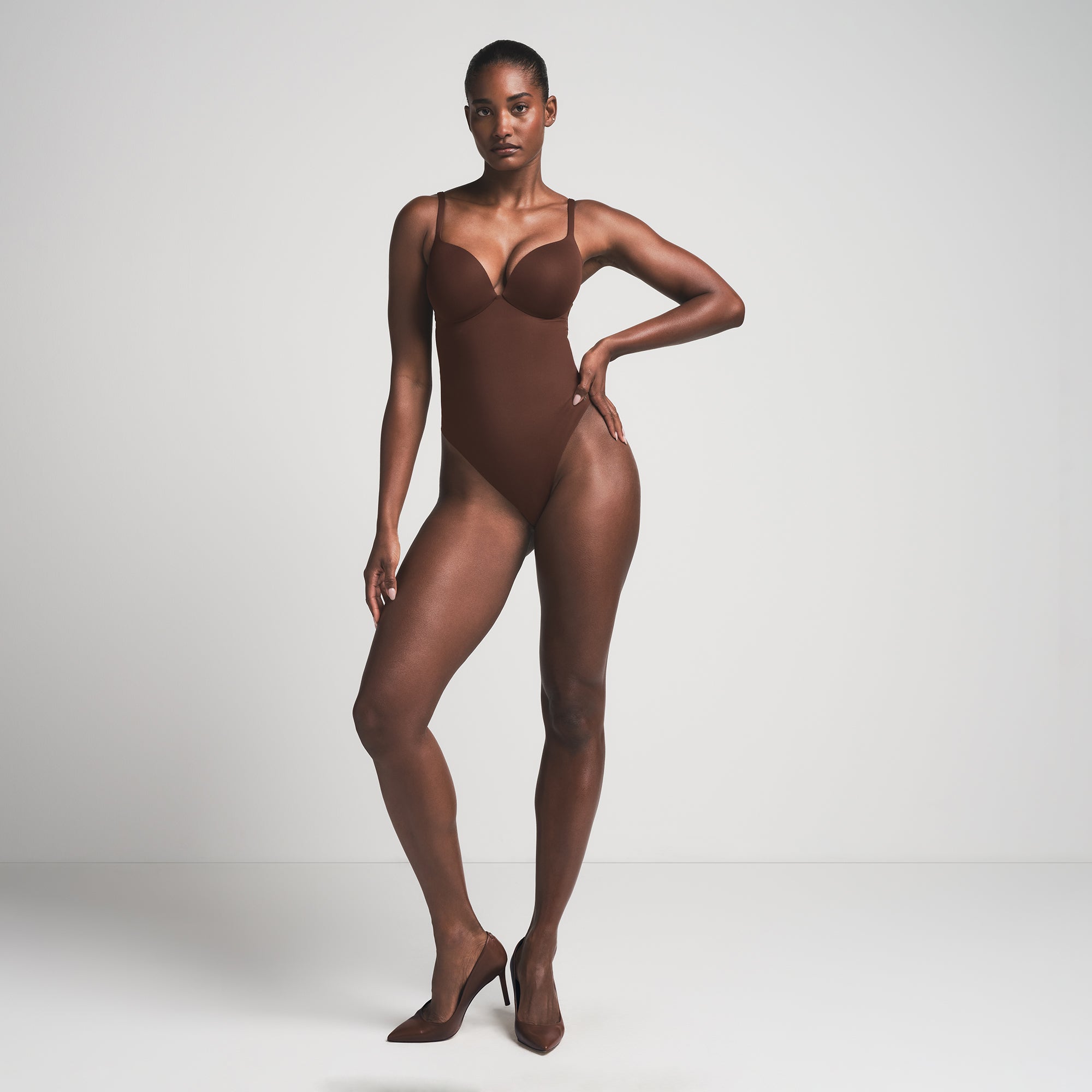 SKIMS ULTIMATE BODY PUSH-UP THONG BODYSUIT | COCOA