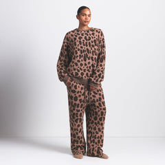 COZY OVERSIZED CREWNECK PULLOVER | SIENNA LEOPARD PRINT