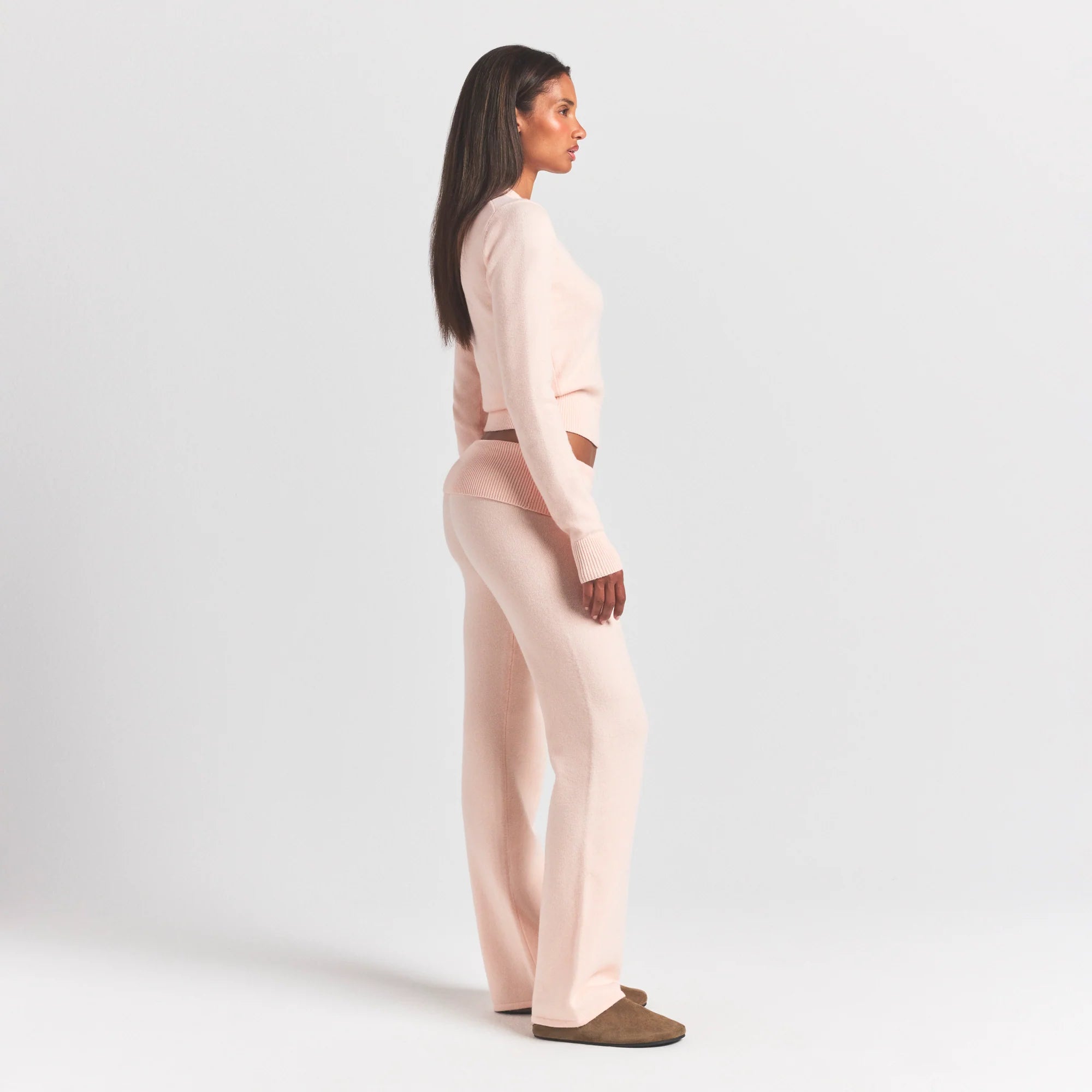 WOOL CASHMERE LONG SLEEVE FITTED CREW NECK | PRIMROSE